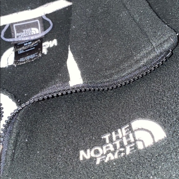 Black North Face size M - Picture 3 of 3